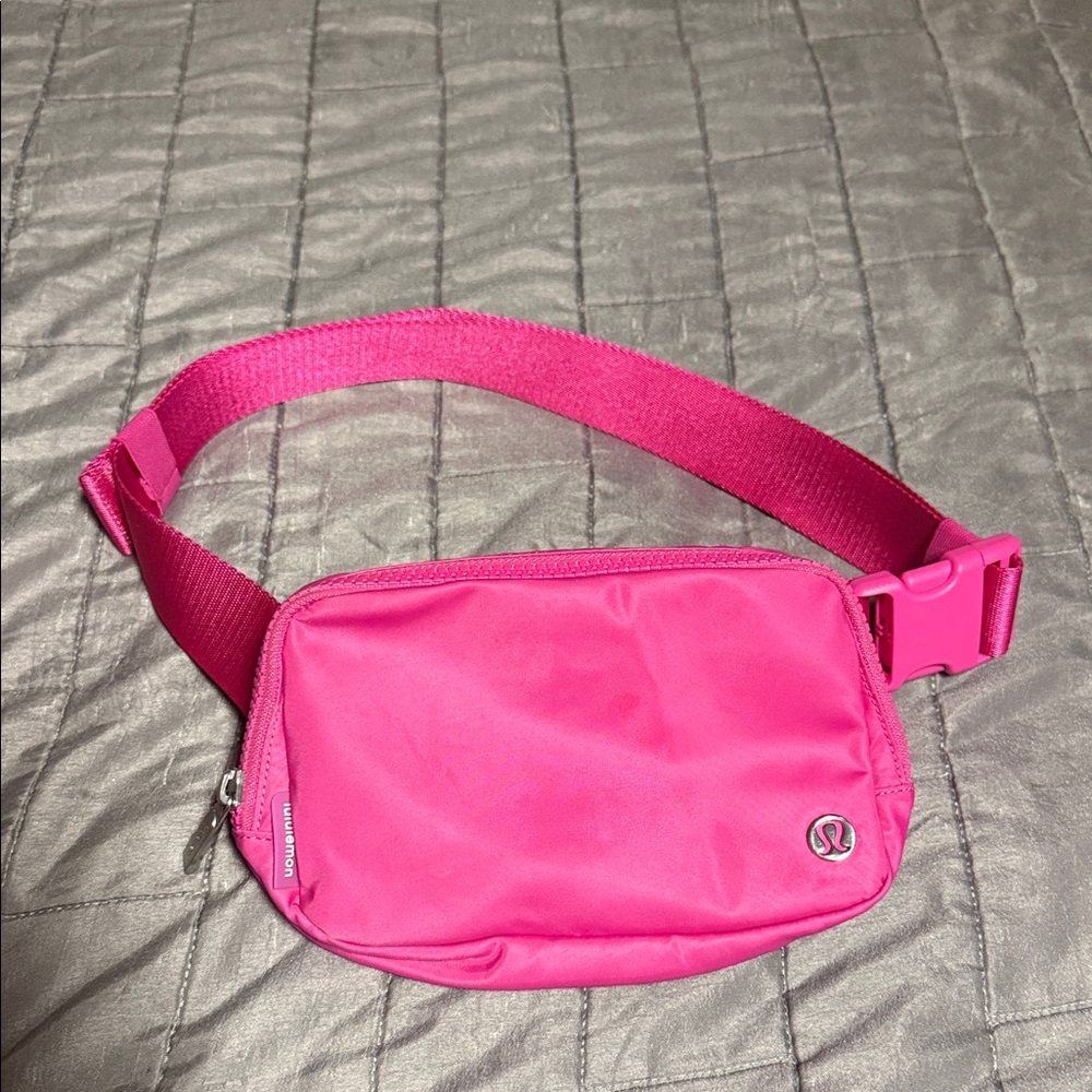 Lululemon Everywhere Belt Bag Sonic Pink